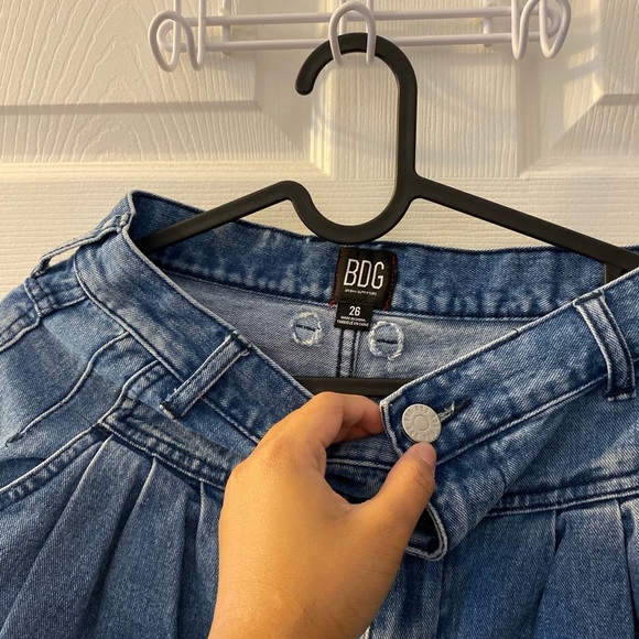 Urban Outfitters BDG High Waisted Mom Jeans - Picture 2 of 4